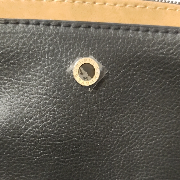 Bulgari Elegant Black and Tan Toiletry Bag - Picture 12 of 12